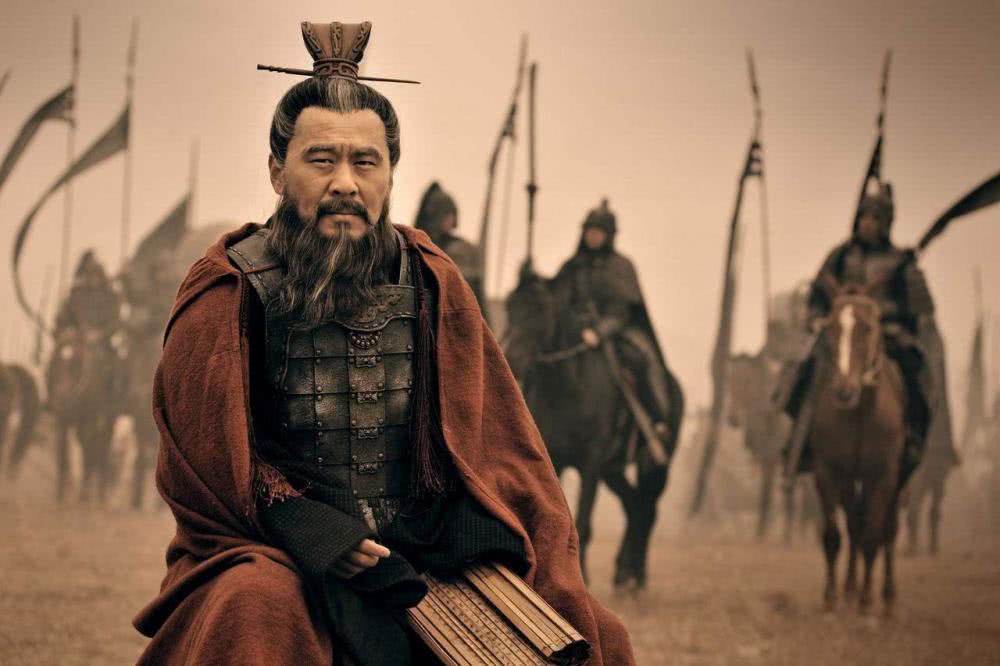 [曹操]“说曹操，曹操就到”，后面还有1句，为啥没人敢说？跟吕布有关