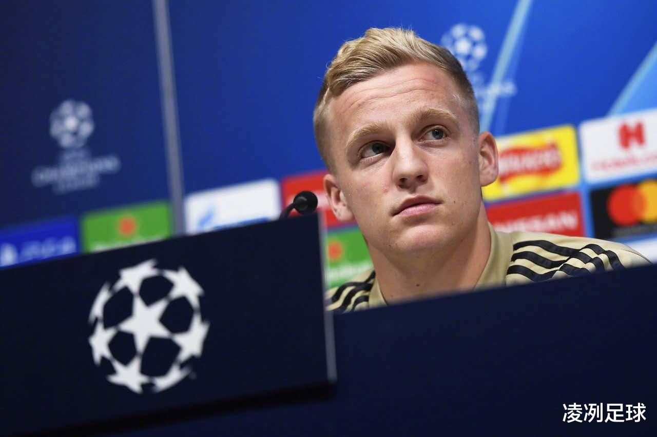 曼联|英媒头版：5500万！曼联夏天首签敲定，荷兰23岁顶级中场来了！