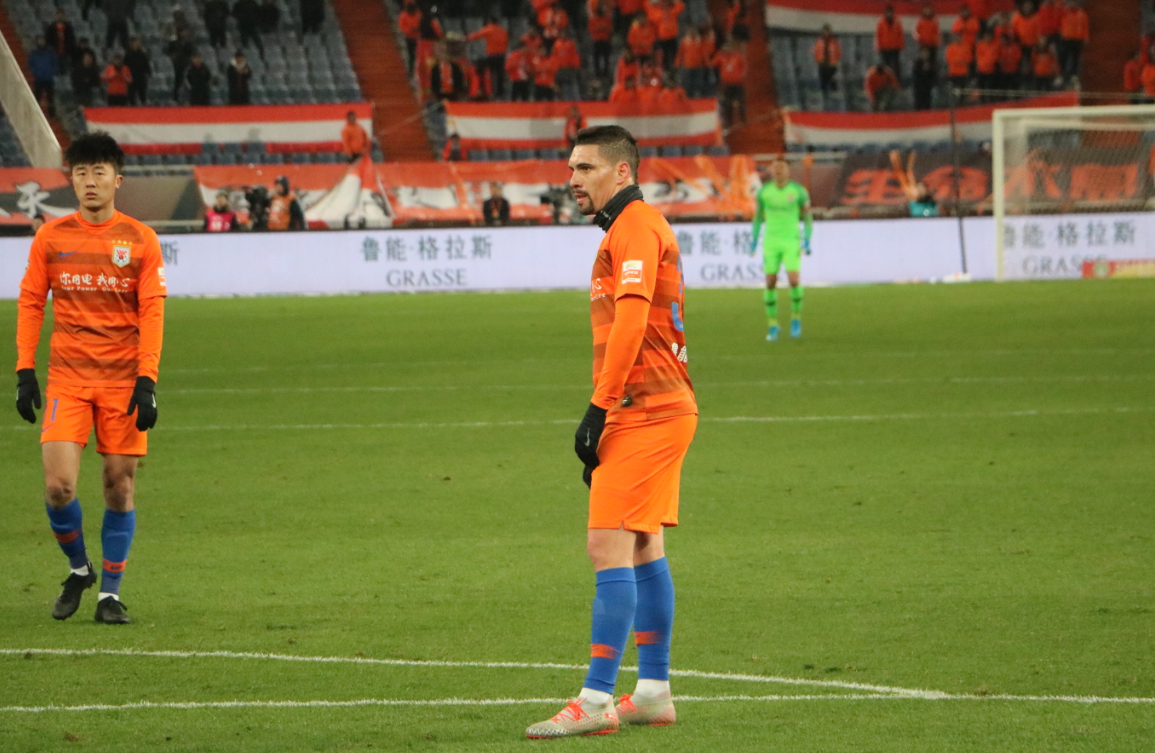 山东鲁能■还剩6天,李霄鹏等待的强援正式归队,鲁能的中场有他一席之地