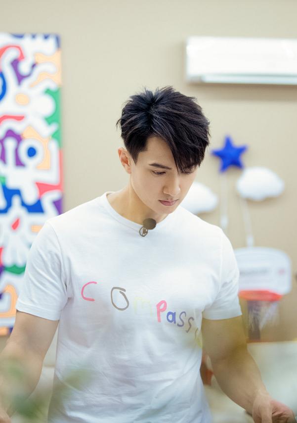 「林丽莹」吴尊带妻子林丽莹录综艺，明明只差一岁，但看着却不像同龄人