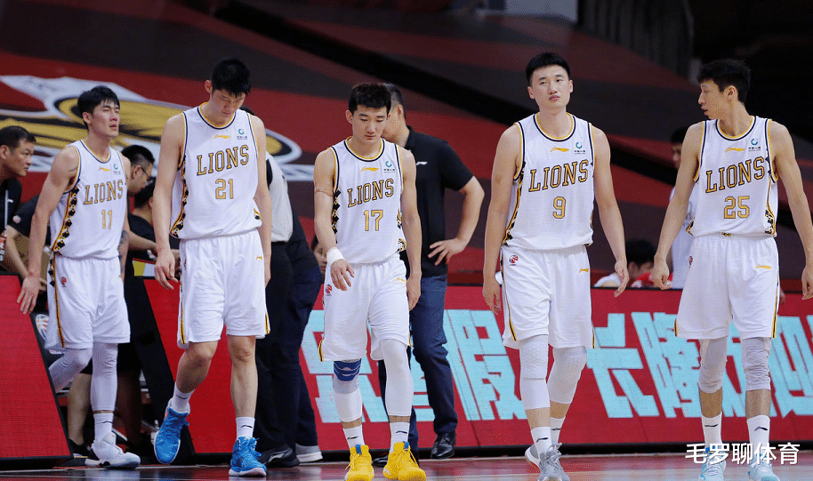 李春江|CBA史诗级空篮不进，水平不如业余球迷，李春江开骂孙铭徽狂打铁