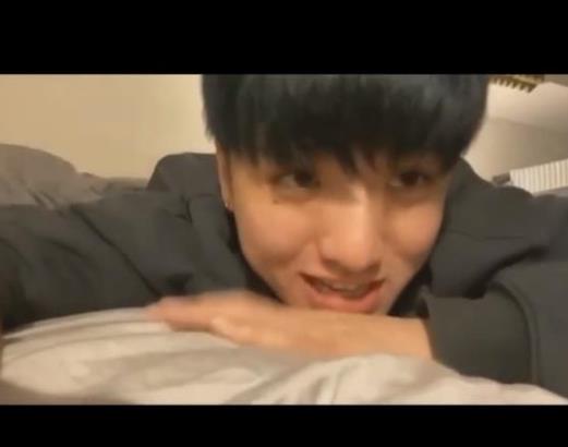 【lpl】LPL最穷战队曝光？宿舍墙皮掉灰，训练室却极尽奢华？