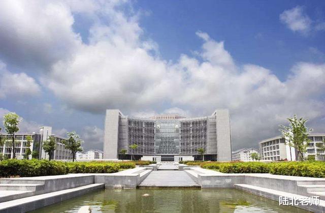 吉林大学|分数只够985垫底，要不选一流211？没那么简单，要综合三个因素