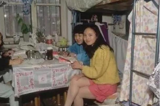 |20年前没有手机电脑,情侣们都怎么联系,平时都在干嘛