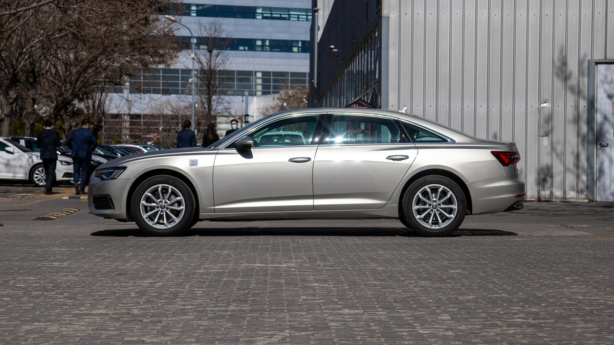 #红旗#预算40万,先试沃尔沃S90,再开奥迪A6L,车主:差距明显