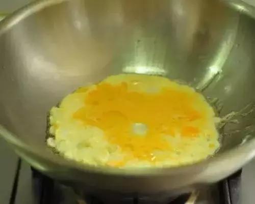 炒面■做炒面时，大部分人没做“这一步”，难怪炒面总是成坨还粘锅