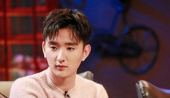『于小彤』明星经历了什么？郑恺胖了25斤，于小彤更是胖出了双下巴