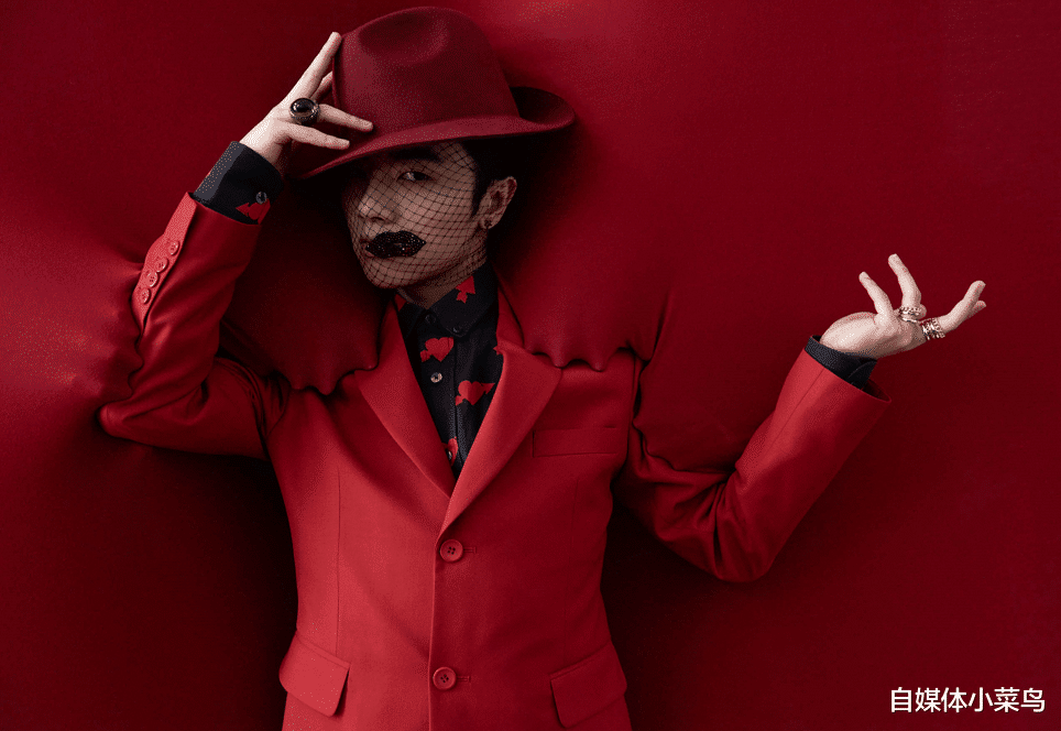 『华晨宇』他还是从前那个少年，没有一丝丝改变，这样的花花你们还爱吗？