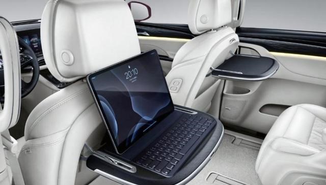 「豪车」MPV王又出新款，6个独立沙发座椅，后排带办公桌，配迎宾光毯