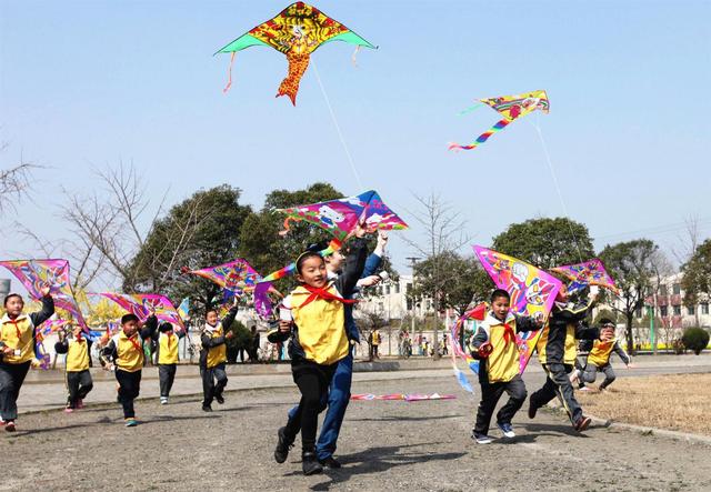 姐姐▲双胞胎高考仅差5分，双双考入名牌大学，10年后却活成两个世界