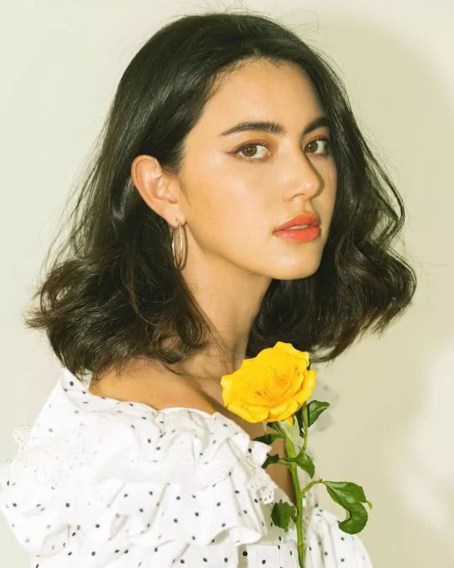 「lisa」泰国第一神颜，美过Lisa，拿下最年轻影后，好身材成为她的“名片”