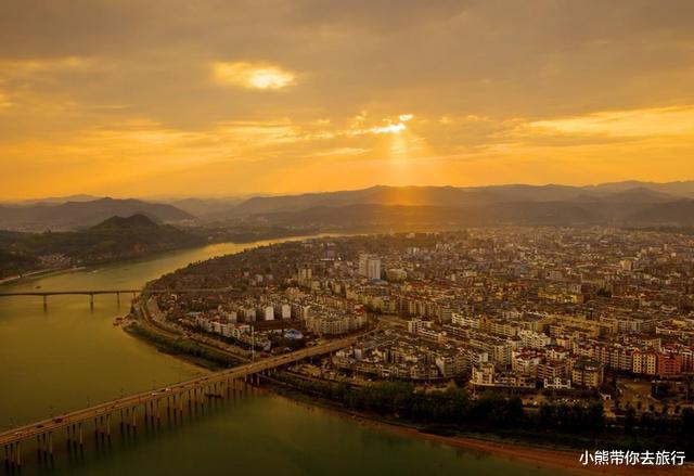 丽江|四川又一千年古城火了，距离成都重庆较近，会成为下一个丽江吗？