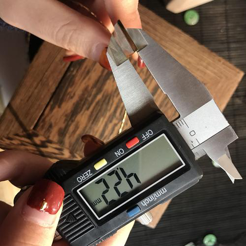 【翡翠】那么薄也敢说玻璃种翡翠，薄的玻璃种一定是故意切出来坑人的吗？