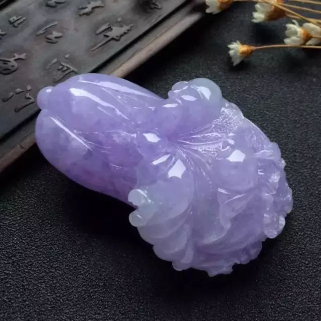 |翡翠白菜 \ 蕴含着历史悠久的美和完美的寓意 ”！