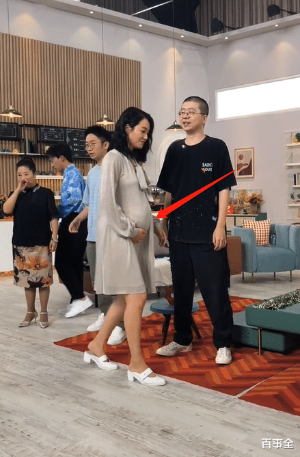 朱丹|39岁朱丹挺6月孕肚捞金，鞋子都要助理换，首次曝出生二胎原因