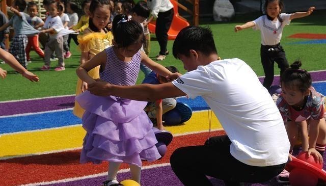 『教师』教育部：女教师占比持续增长，未来会达到100%吗？网友：很可能！