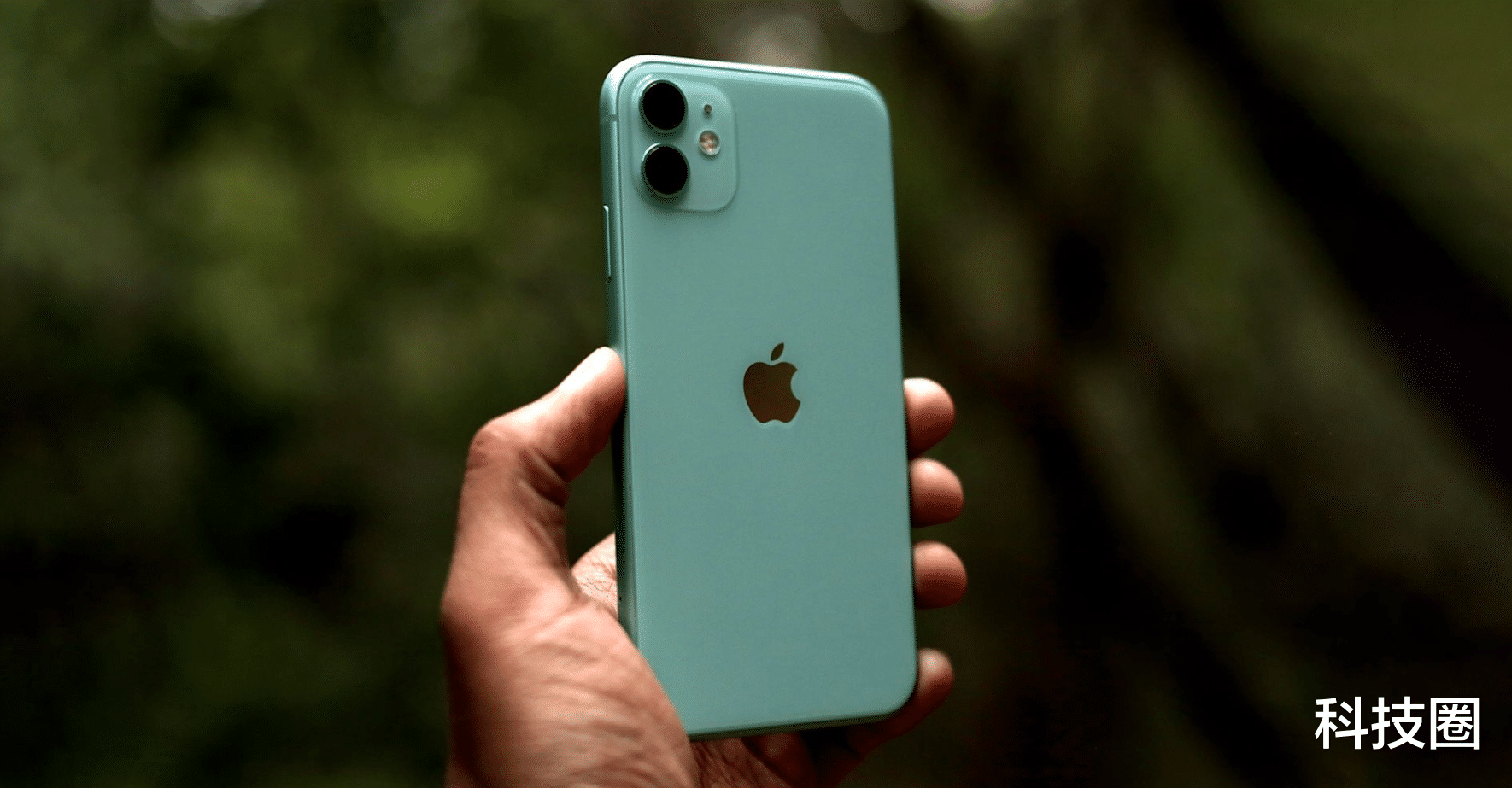 iphone12：不给耳机就算了，iPhone 12被曝光可能连充电器都不给，疯了？