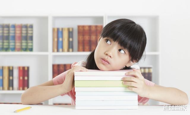 熊娃当家|央视曝光“毒水”，看着干净但金属超标，你还敢让孩子喝吗？