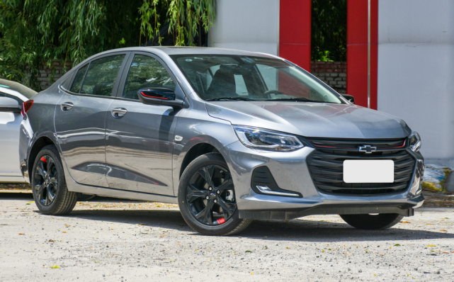 「合资车」“自放身段”的合资车，油耗4.9L，5.49万起，果断放弃桑塔纳