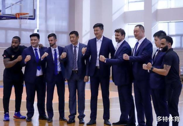 马刺队：广东宏远第三外援浮出水面！曾效力NBA马刺，朱芳雨力邀他加盟宏远