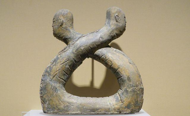 女娲|神秘的人首蛇身，在现实考古中是怎样的形象？宛如一条蠕动的大虫