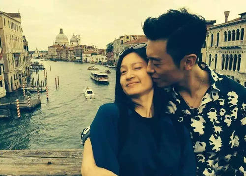 朱亚文@朱亚文：与富二代9年恋情告吹，娶陈思成前任沈佳妮，婚后幸福五年抱俩