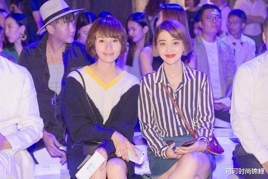 穿衣搭配|梅婷短发好美艳！穿格纹衬衫搭配A字裙同框袁泉，很难看出大三岁