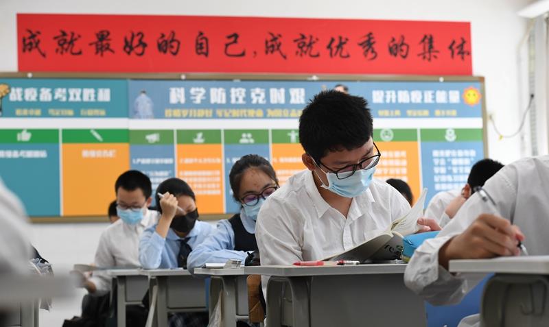 「学霸」考分忽高忽低,高考生都糊涂自己是学渣还是学霸?老师:定位要准