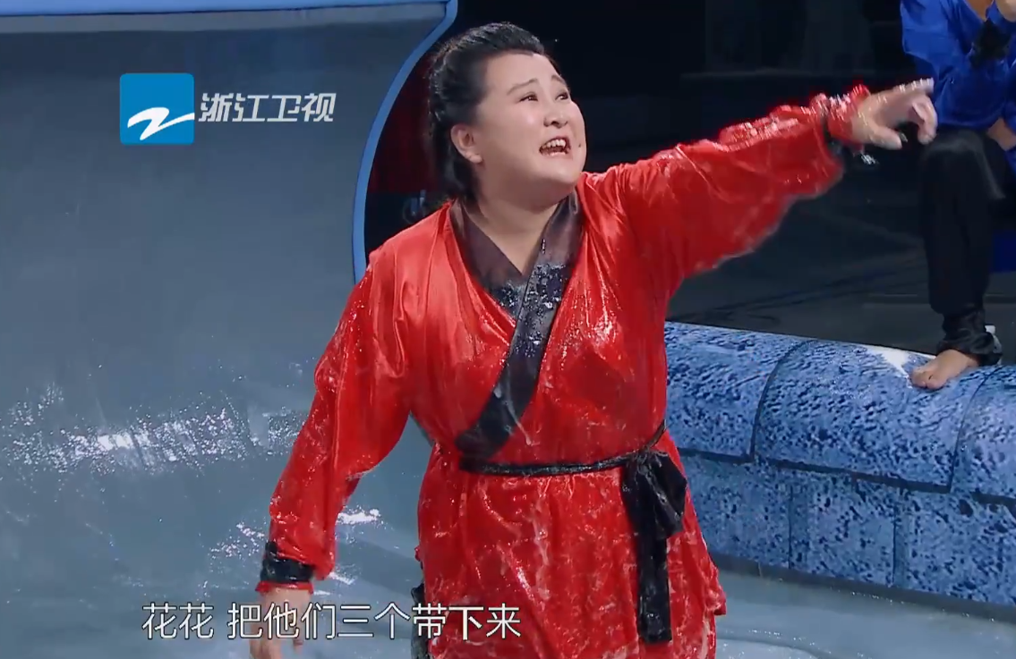 贾玲|她曾是杨幂的同班同学，却在为贾玲打工，不红只因长得太漂亮？