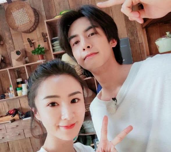 [薇娅]继《王牌》后，薇娅现身《向往的生活》，网友：看见她就不想看了