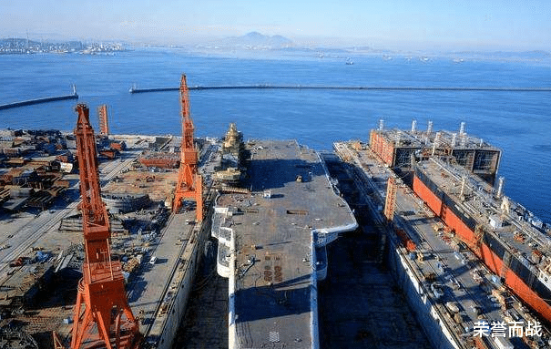 东风-26|西方卫星拍下震撼一幕！辽宁号全速破浪前进，里根号紧急撤离沿海