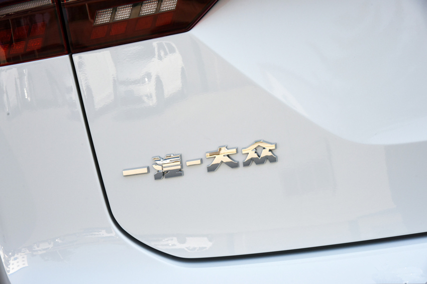 大众汽车■5月份再卖16312辆！大众用“尊严”换销量，狂跌5万，买CRV后悔了