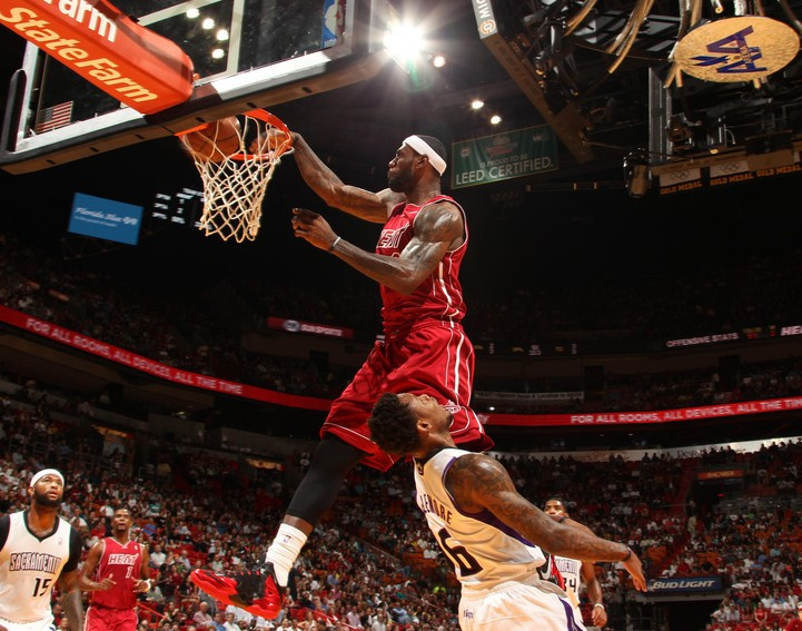 字母哥@詹姆斯和字母哥谁的身体天赋更强？全方位对比后，差距出来了