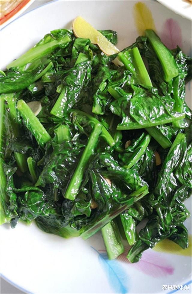 【黄瓜】同事天天来家里蹭饭，媳妇花三十元做了一桌菜，此后再也没来了！