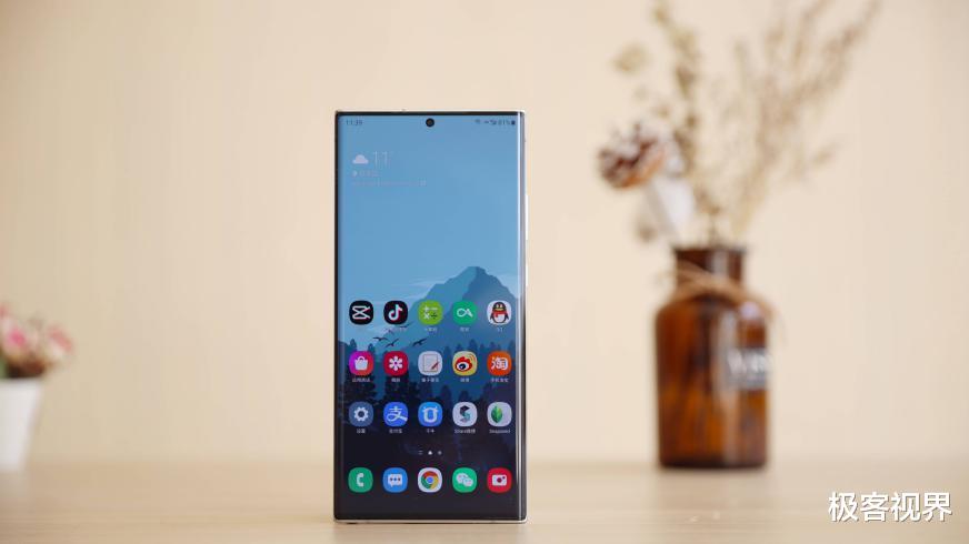 海信|这手机的成本是一部小米10,利润是一部小米10 Pro