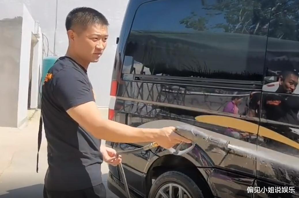 【曹云金】同样是隐藏式炫富,德云社的孙越和曹云金,却诠释了什么叫差距