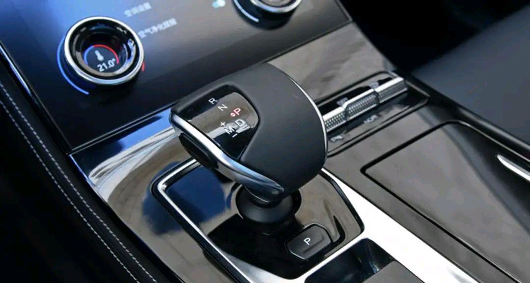 奇瑞|奇瑞再添“新战将”，车长4749mm，配顶级三大件，看车头又要火了