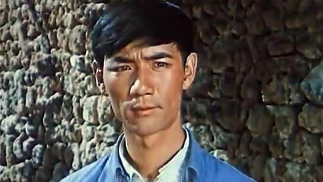 我们村里的年轻人|《我们村里的年轻人》主演现状 众多好演员去世 两位女星依然美