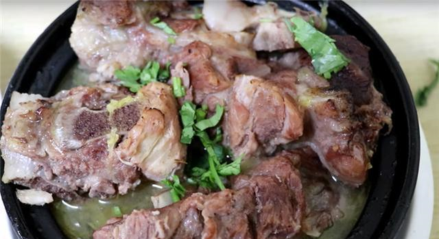 深圳市@90后小伙深圳街头卖“养生小吃”,下雨都围满人,来得都是回头客