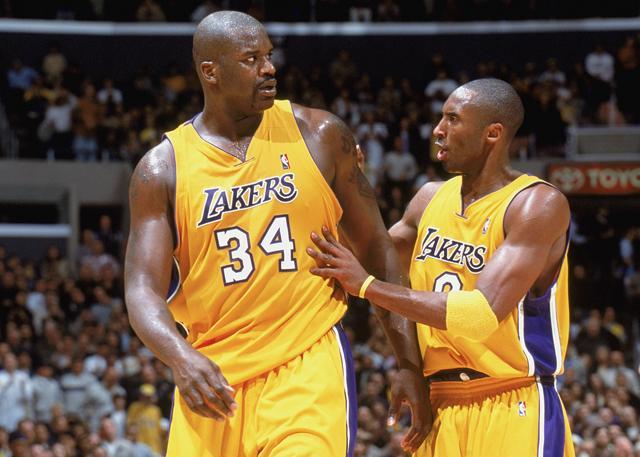 湖人队|湖人真正大哥！西决一分未得，赛后却教育两小弟，詹皇都要尊敬他