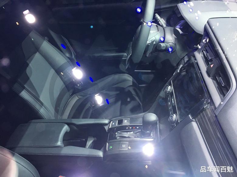 思域@东风本田两厢版思域现身,外观运动且个性,配1.5T动力,下月上市