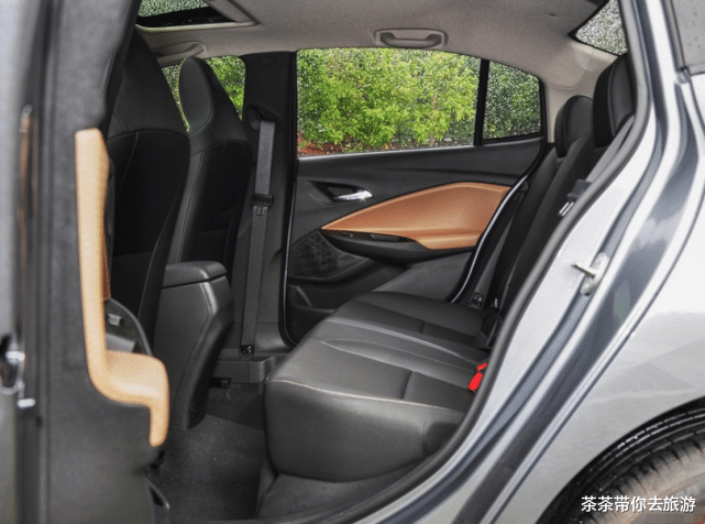 合资车|又一合资车“打骨折”!降至4.29万,每公里2毛7,谁还买国产车?