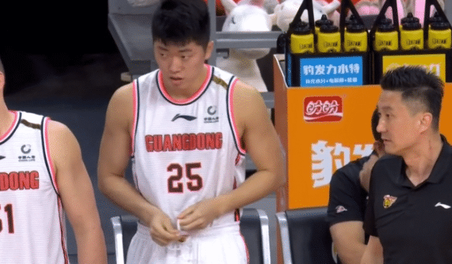 #广东省#12人得分53分惨案！阿联缺阵二飞砍35分11板9断，求广东别虐CBA了！