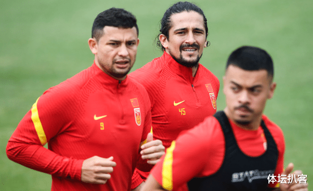 【国足】国足5大国脚恐被弃！对比归化球员毫无优势，武磊主力也不稳了