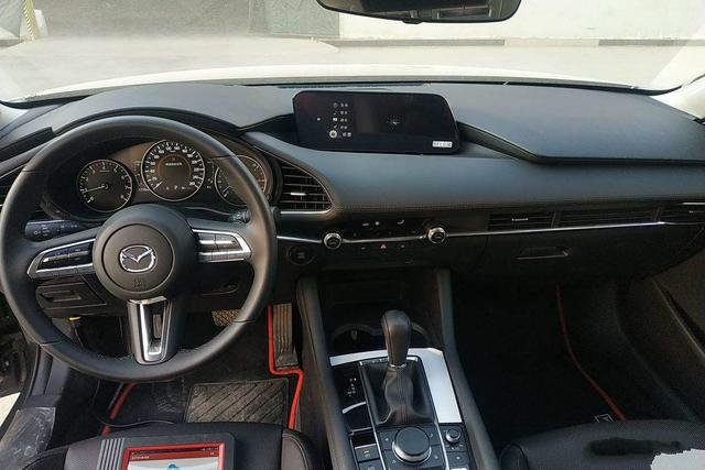 「昂克赛拉」马自达终获成功！30天卖了8094台，不降价的昂克赛拉也挺香