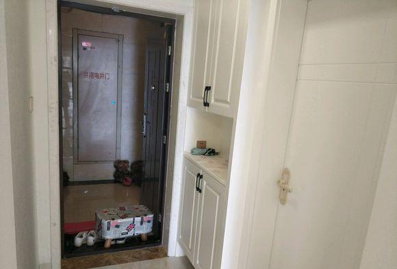 |晒晒刚入住的新房，简约装修温馨又舒适，亲朋都说实用大气真漂亮