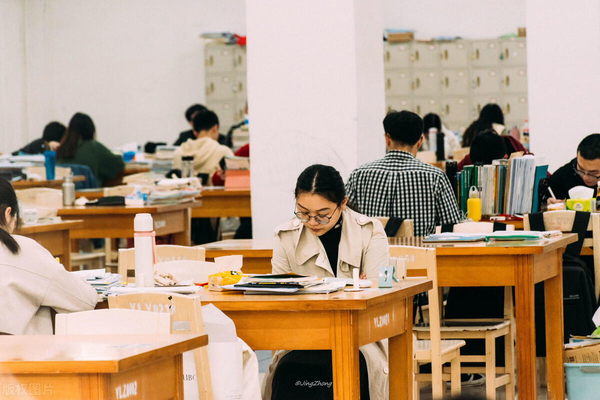 考研|高考成绩不佳,只能读二本?不必发愁!3种路径考虑好,翻身指日可待