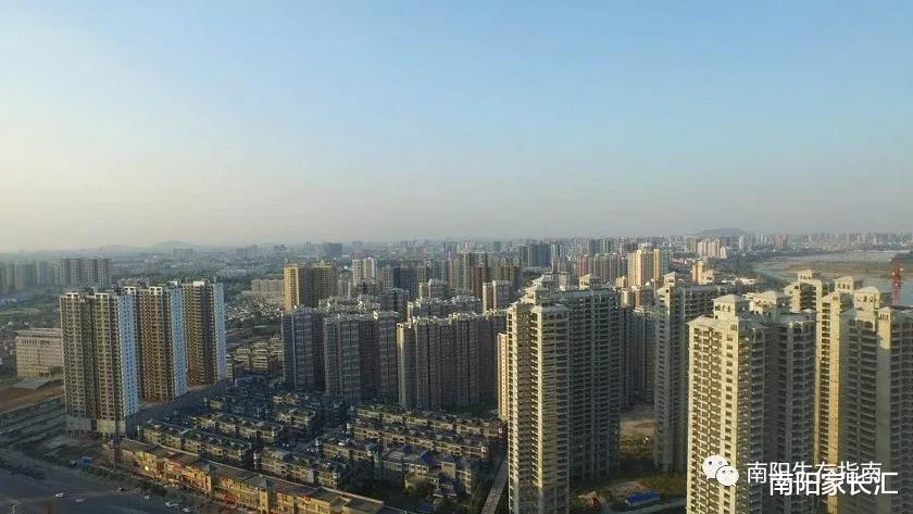 南阳卖房找中介怎么样？经历后的老哥欲哭无泪