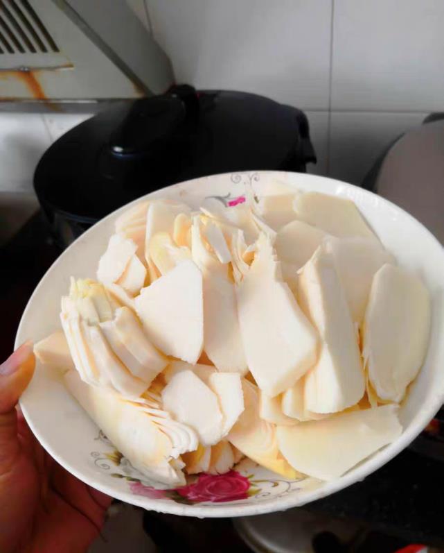 竹笋|入秋，最该吃的食物是它，称“刮油高手”，口臭没了，体重降下来