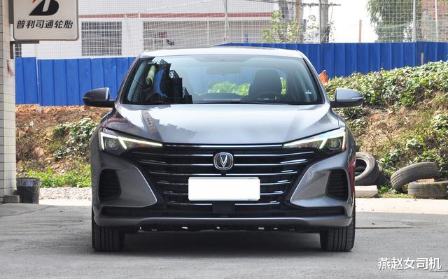 长安逸动|最有潜力的国产家轿，轴距2米7，标配双联屏，7万出头月销16670辆